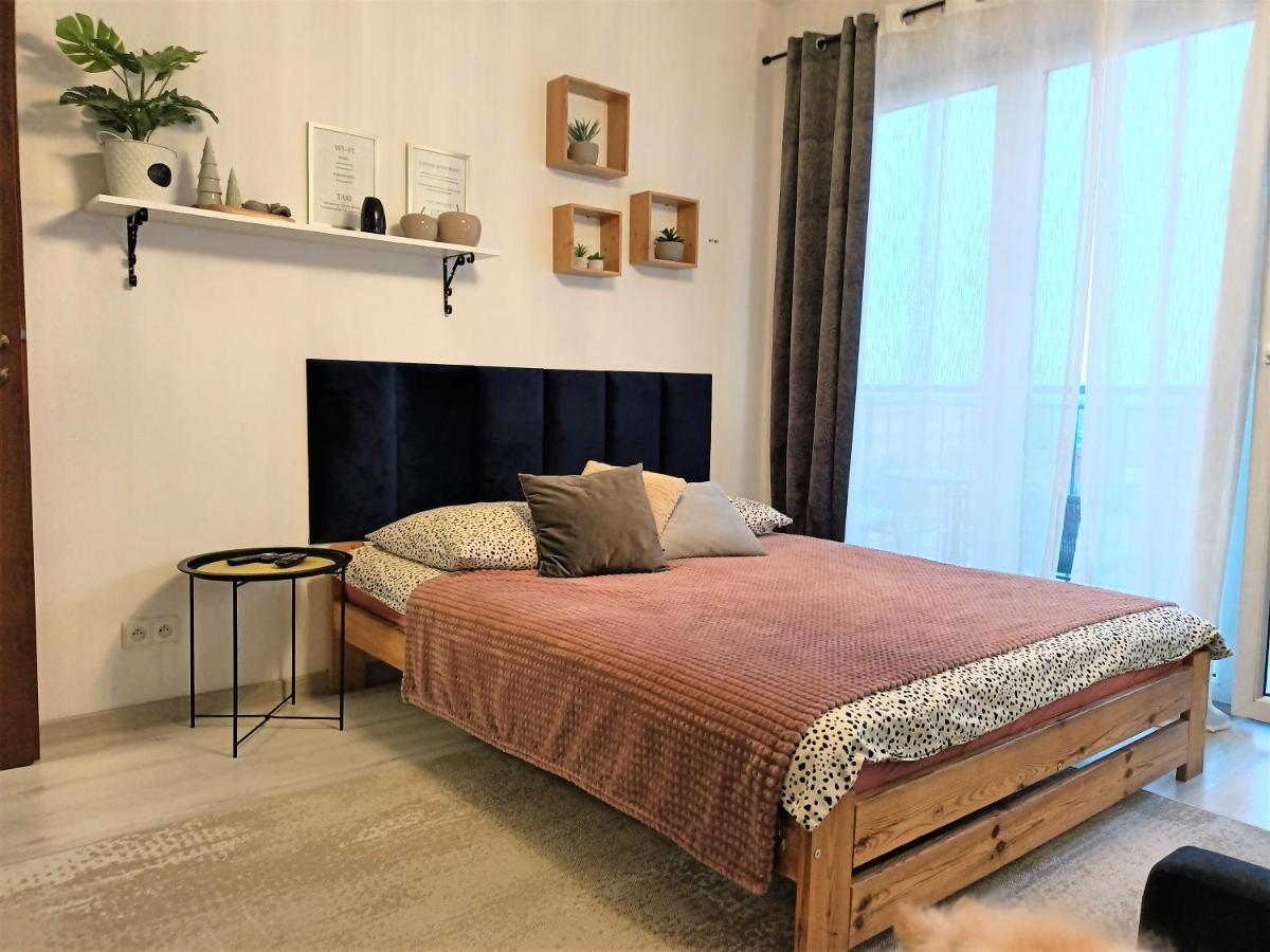 2-Room Apartment Nowy Dwór Mazowiecki Eksteriør billede