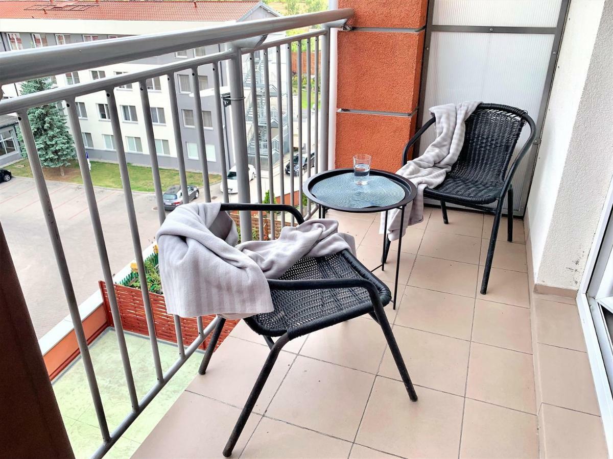 2-Room Apartment Nowy Dwór Mazowiecki Eksteriør billede