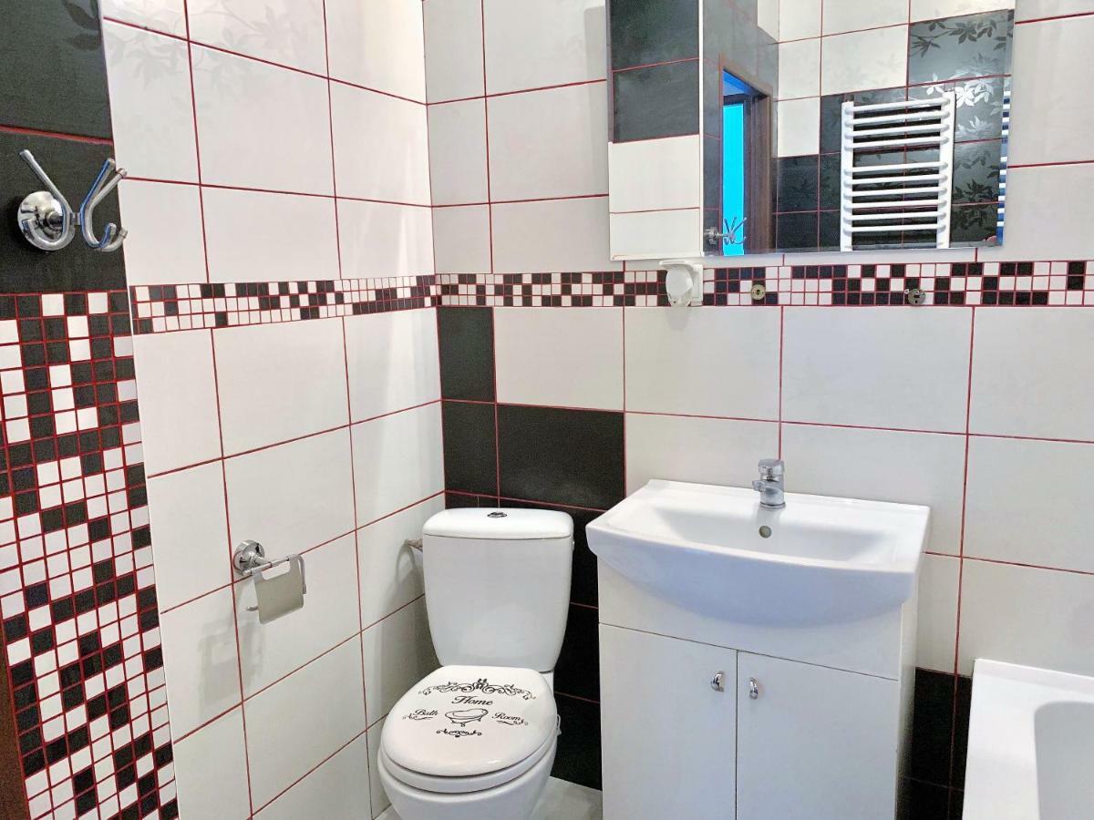 2-Room Apartment Nowy Dwór Mazowiecki Eksteriør billede